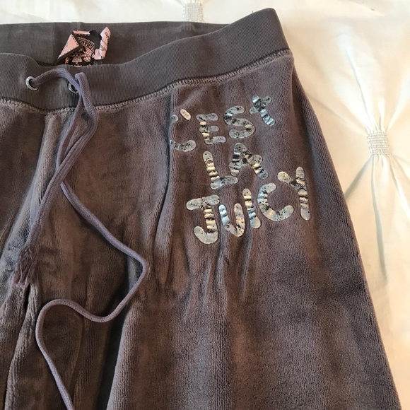 Gray juicy couture velvet sweat pants. - Picture 1 of 3